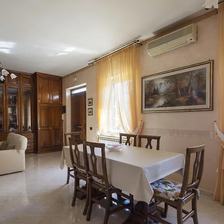 Апартаменты Il Rifugio Della Regina - Casa Con Patio *